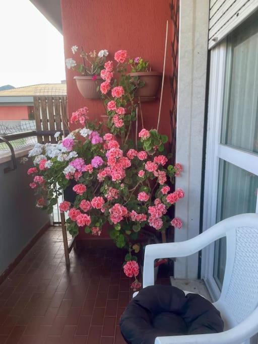 Attico Montiglio - Panorama-Wifi Apartment Collebeato Екстериор снимка